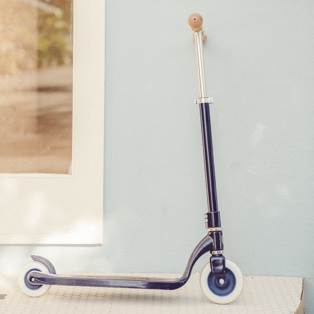 Banwood - Maxi Scooter - Navy - Mabel & Fox