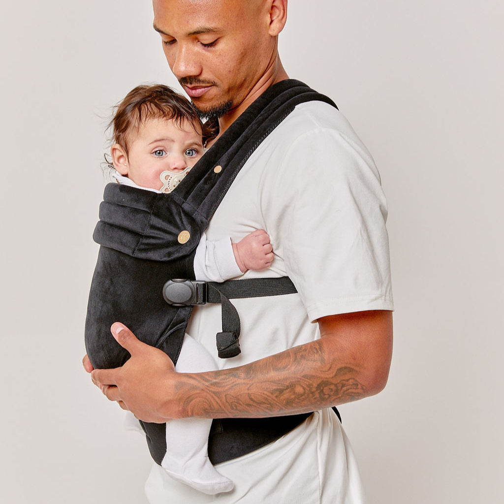 Bizzi Growin - Nomad Air Baby Carrier - Panther Black Velvet - Mabel & Fox