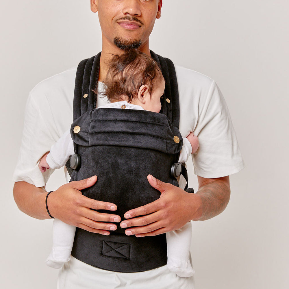 Bizzi Growin - Nomad Air Baby Carrier - Panther Black Velvet - Mabel & Fox