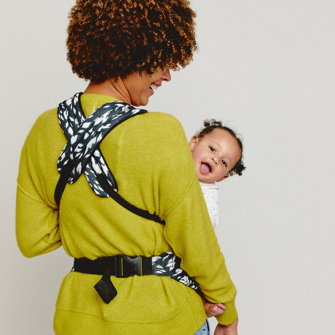 Bizzi Growin - Nomad Air Baby Carrier -  Monochrome Orca Print