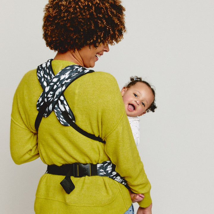Bizzi Growin - Nomad Air Baby Carrier -  Monochrome Orca Print