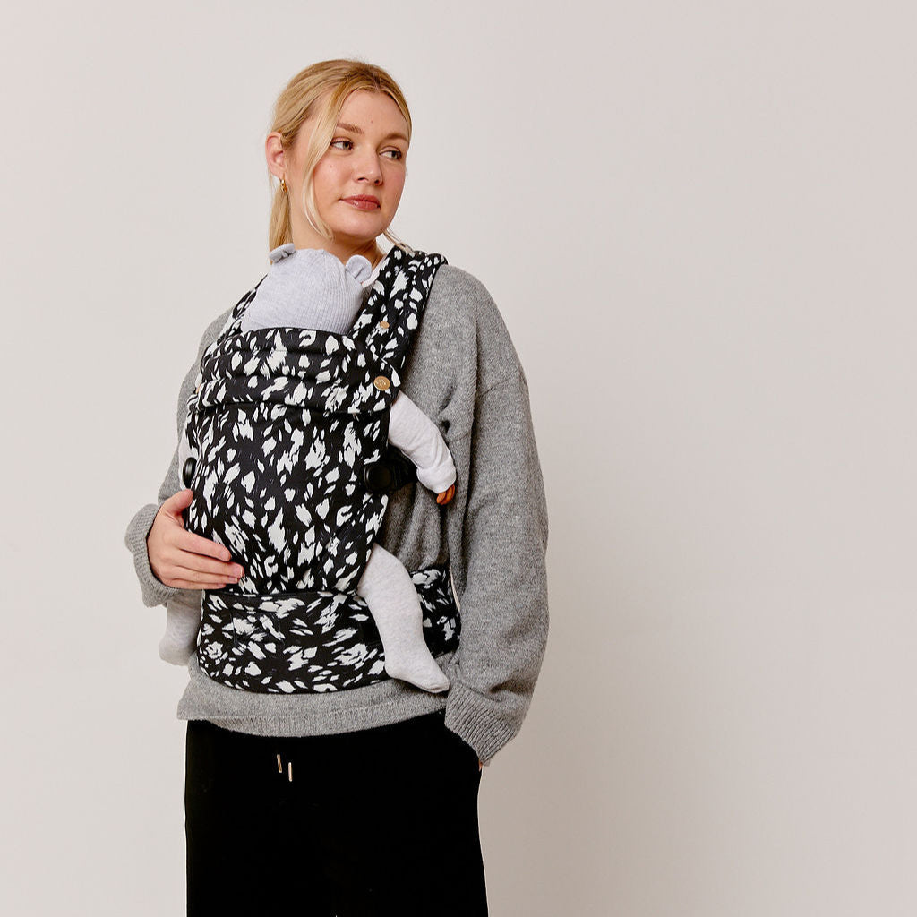 Bizzi Growin - Nomad Air Baby Carrier -  Monochrome Orca Print