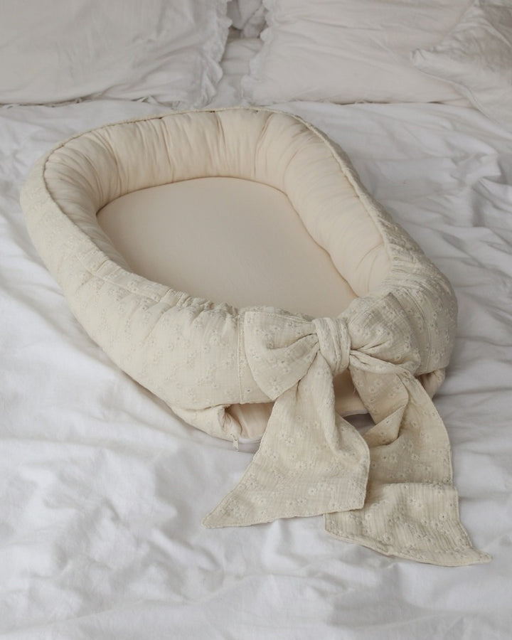 Babyly - Embroidery Babynest With Bow - Light Beige