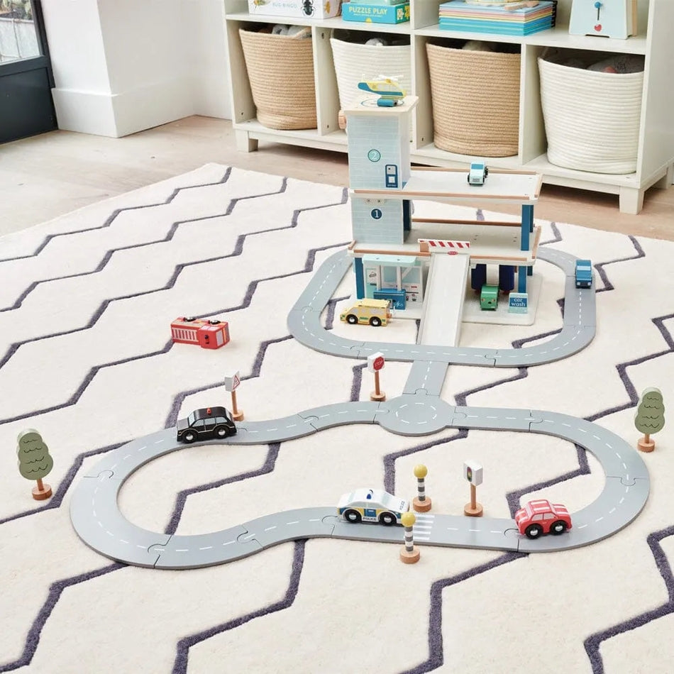 Great Little Trading Co. – Wooden Road Track with Accessories