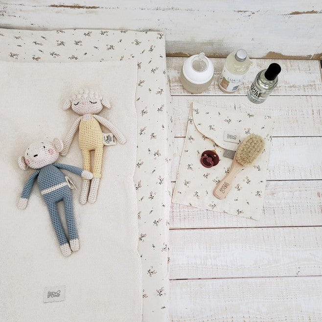 Babyshower – Changing Mat Fitted Sheet – Roseberry - Mabel & Fox