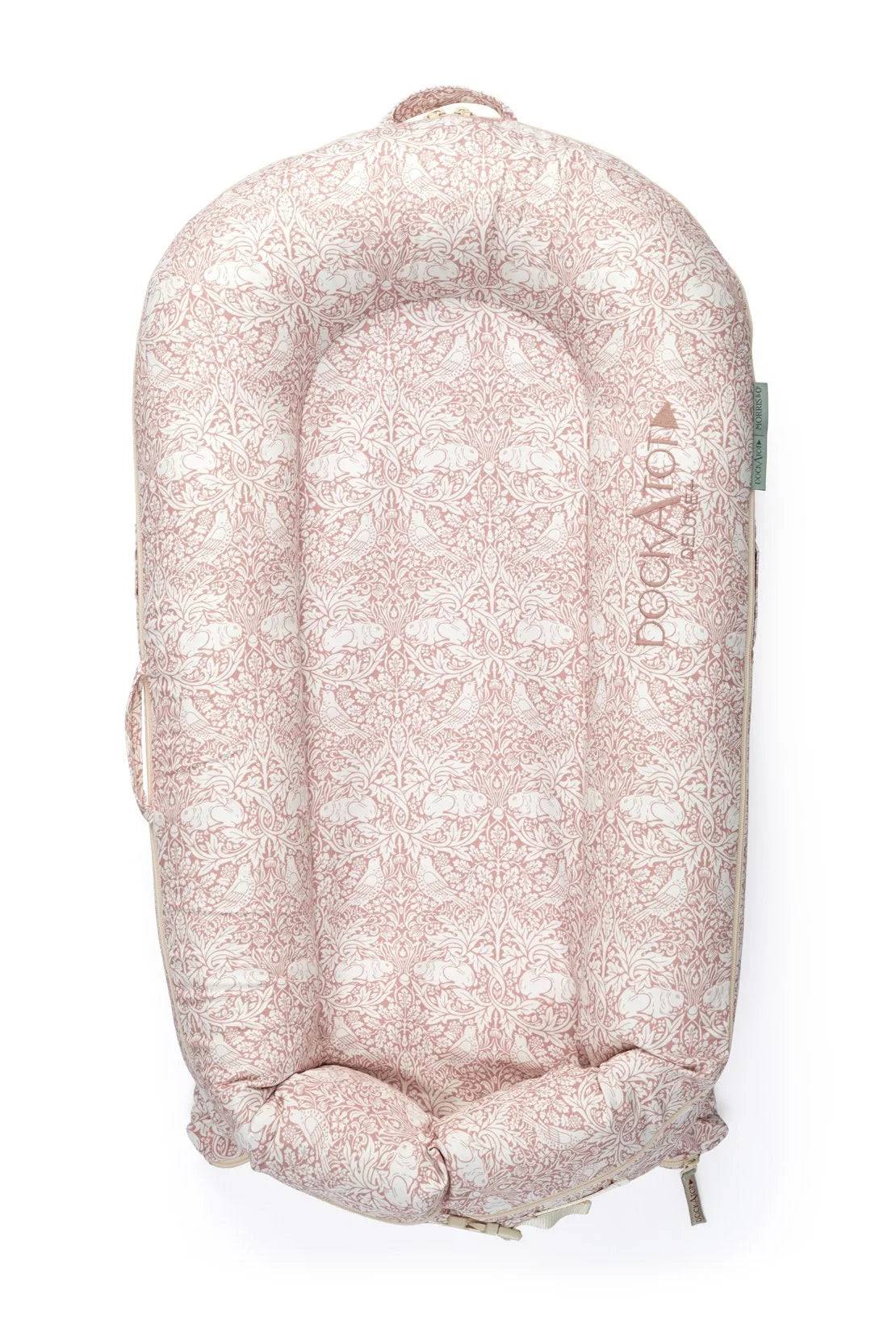 【美品】DockATot deluxe+ DockATot Deluxe+ Dock — Lullaby Baby | Brooklyn