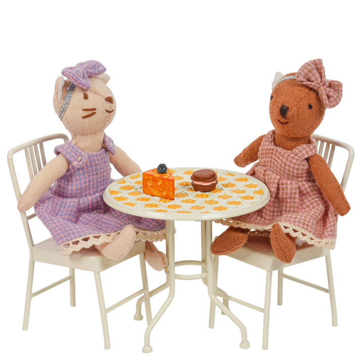 LEVLOVS – Table and Chairs Set – Sunny Yellow Floral Pattern