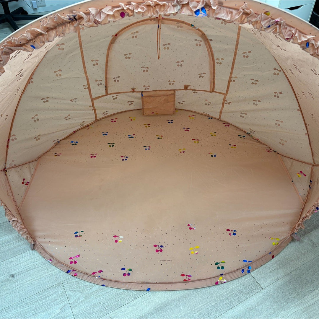 Sample Sale (Missing Print) - Konges Slojd – Beach Tent Pop Up UV 50+ Lace – Fairy Cherry