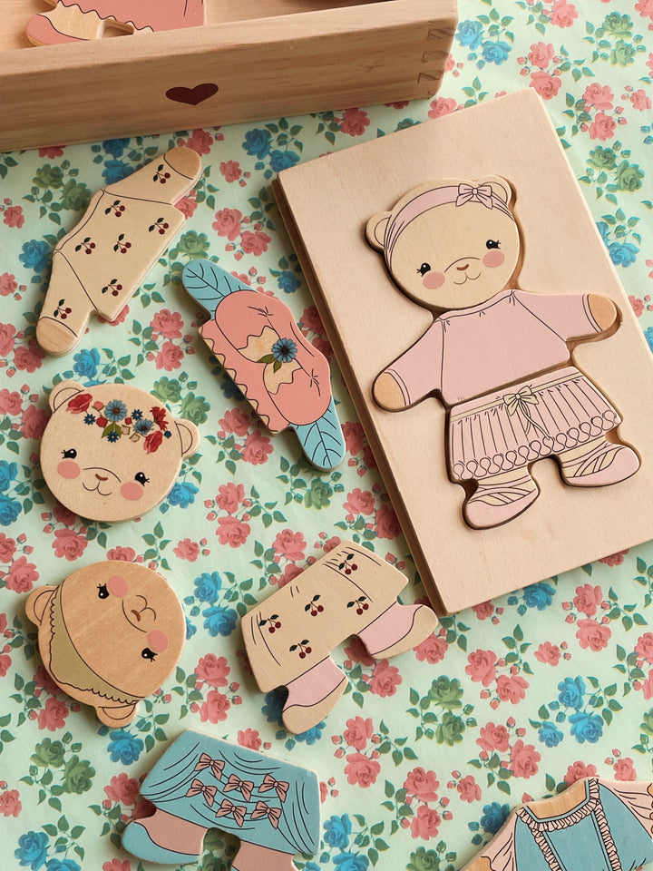 Konges Slojd - Wooden Teddy Dress Up Puzzle - Dusty Pink