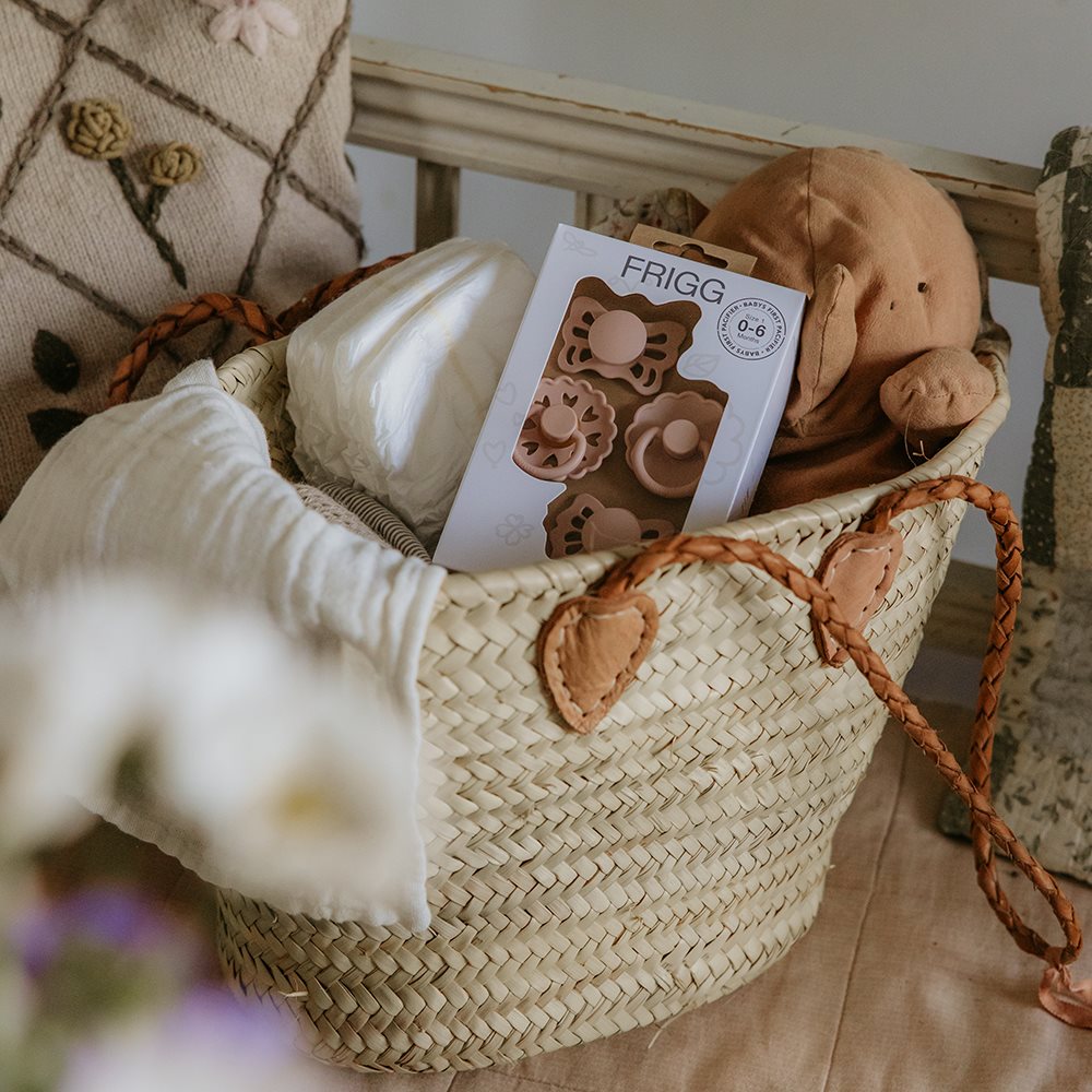 FRIGG - First Pacifier - Floral Heart - Blush (4 Pack) - Mabel & Fox