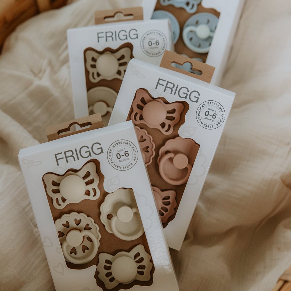 FRIGG - First Pacifier - Floral Heart - Blush (4 Pack) - Mabel & Fox