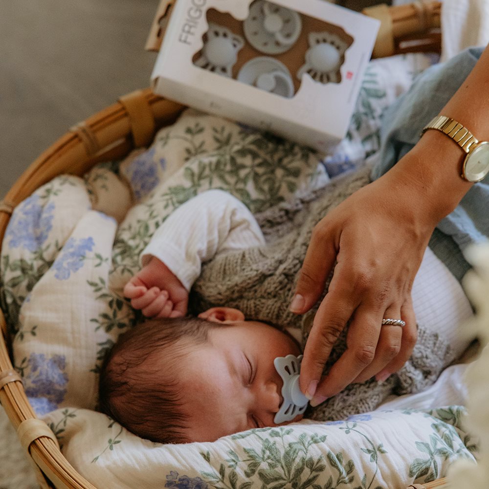 FRIGG - First Pacifier - Moonlight Sailing - Powder Blue (4 Pack) - Mabel & Fox