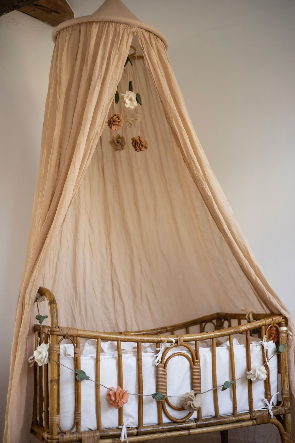 Gamcha - Baby Cot Mobile - Flowers - Coral - Mabel & Fox