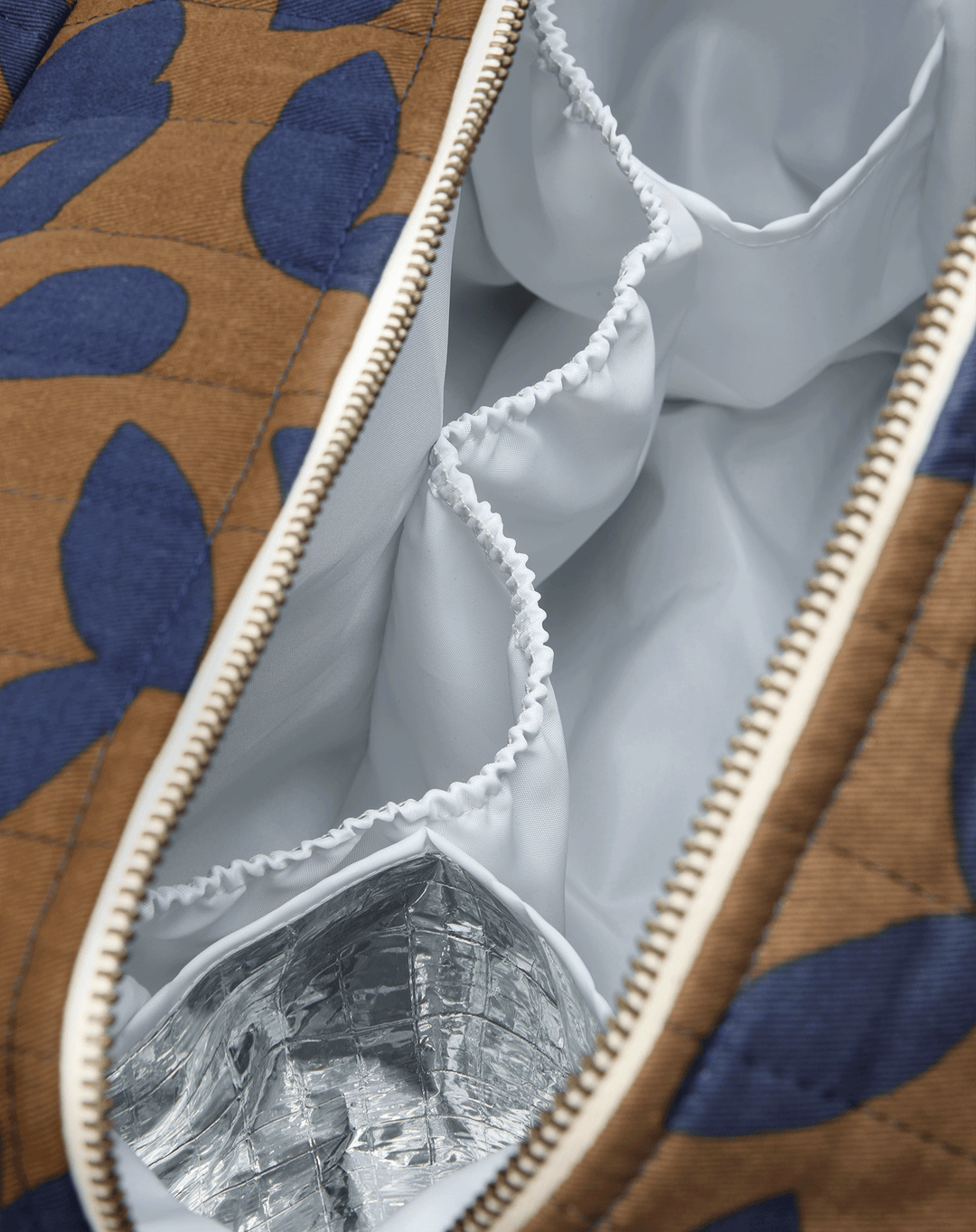 Nobodinoz- Hyde Park Waterproof Stroller Bag - Blue Leaves