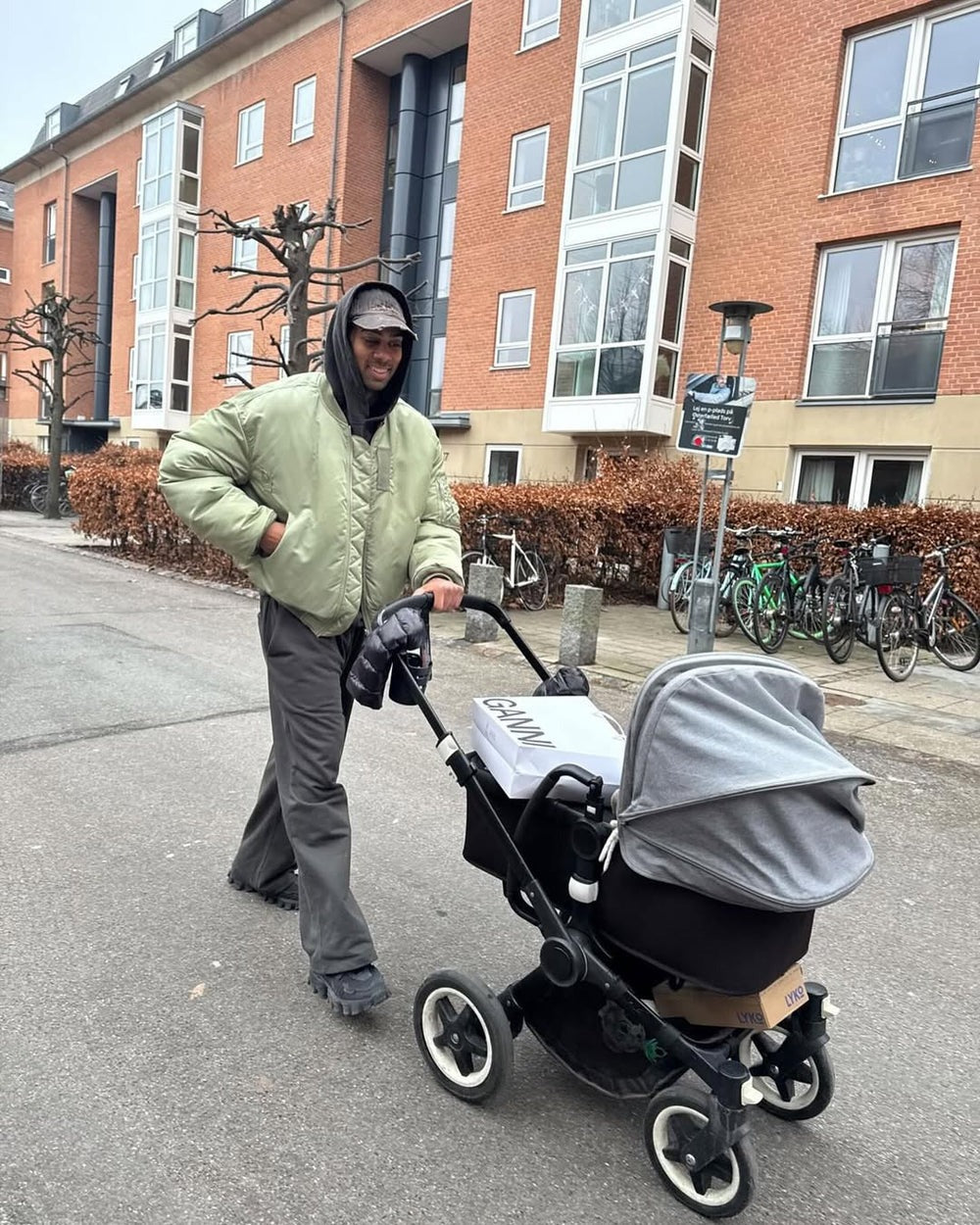 Kong Walther - Stroller Gloves - Puffer Black - Mabel & Fox