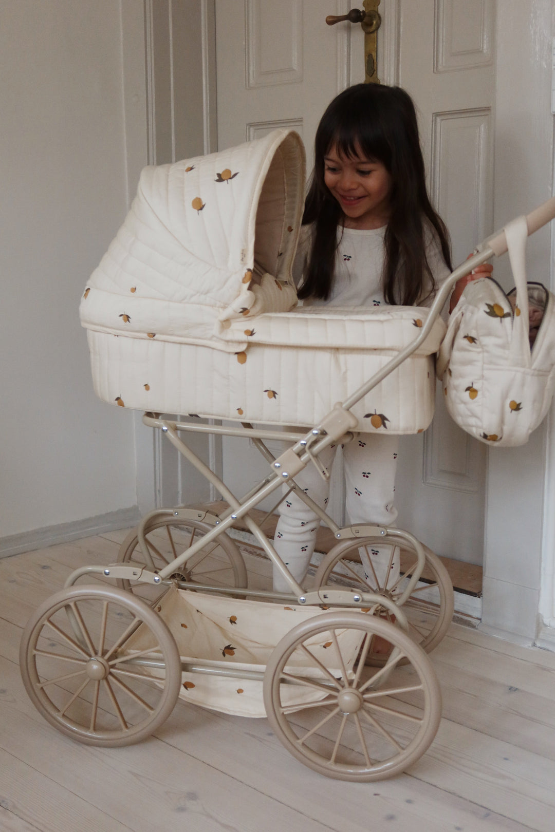 Konges Slojd - Doll Pram - Lemon - Mabel & Fox