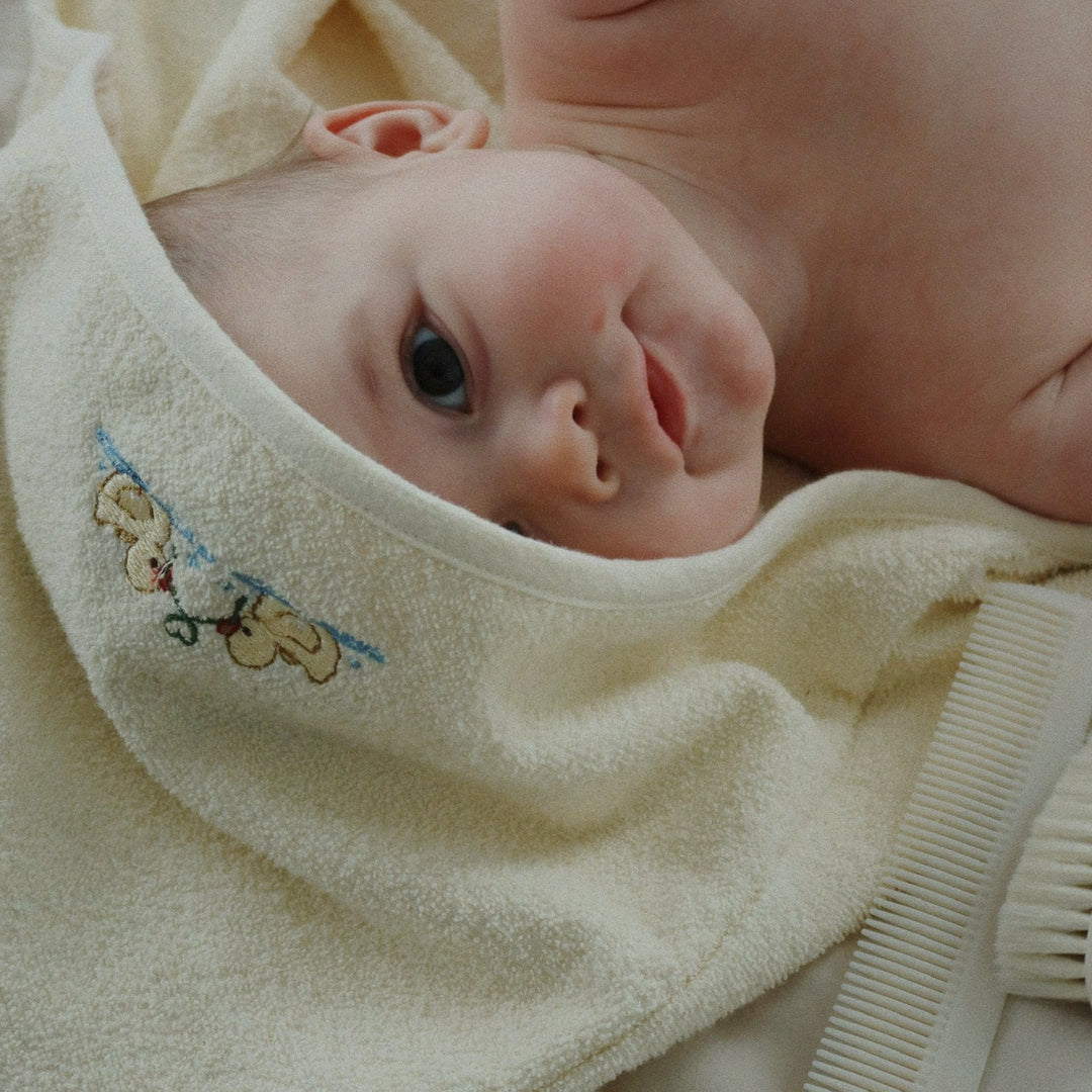 Konges Slojd- Fanga Fontana - Figo Baby Towel - Antique White - Mabel & Fox