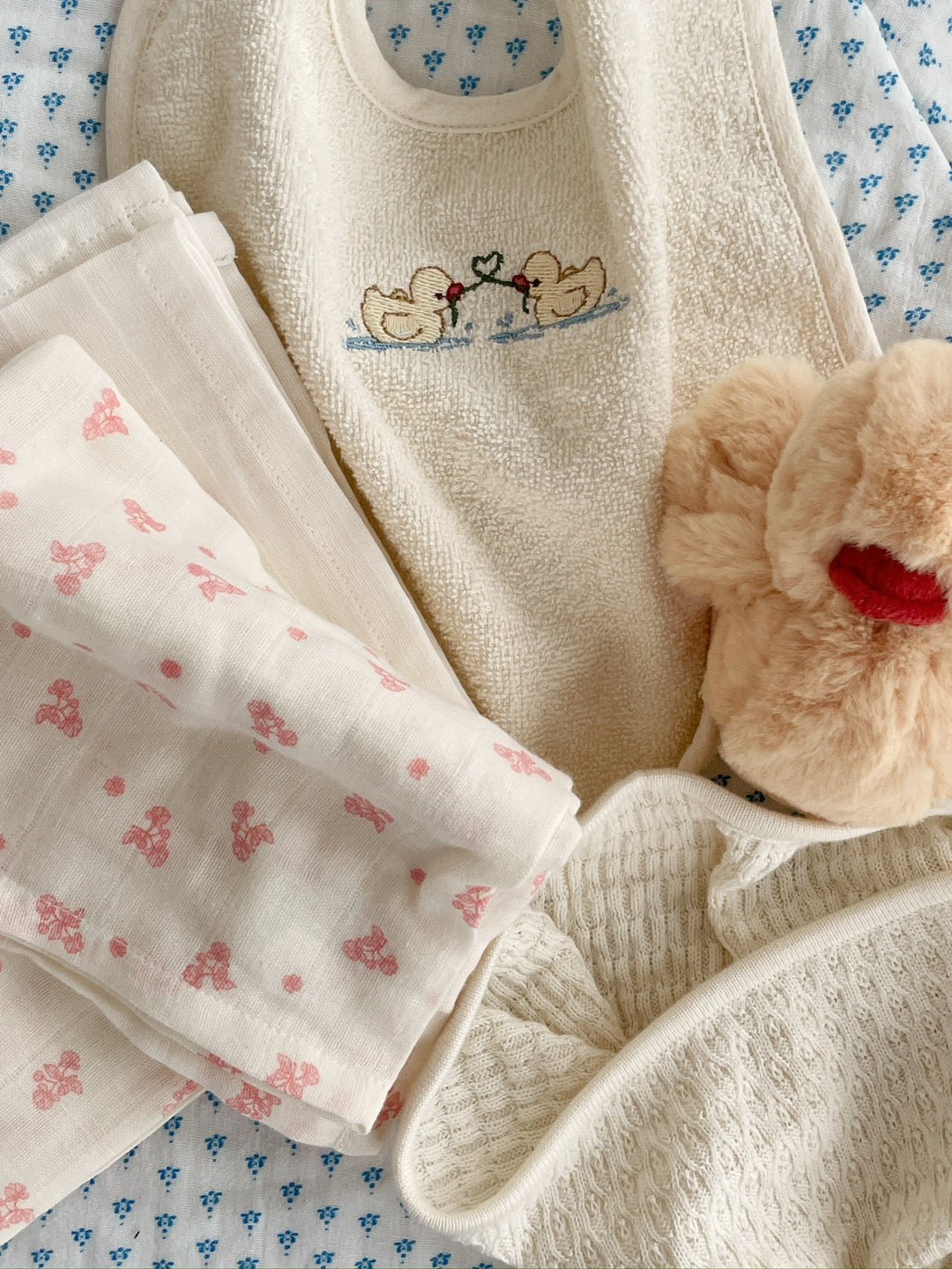 Konges Slojd - Fanga Fontana - Figo Bib - Antique White (2 Pack) - Mabel & Fox