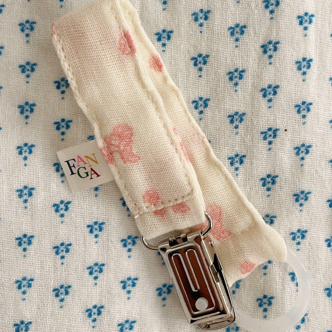 Konges Slojd - Fanga Fontana- Ven - Pacifier Clip - Ilmia - Mabel & Fox