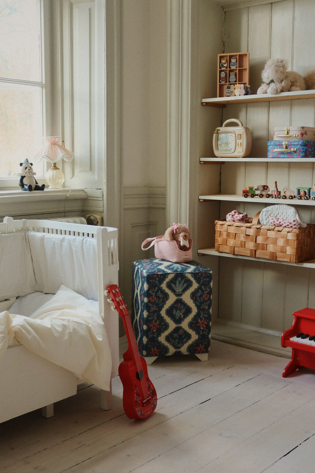 Konges Slojd - Glossy Flower Ukulele - Barbados Cherry - Mabel & Fox