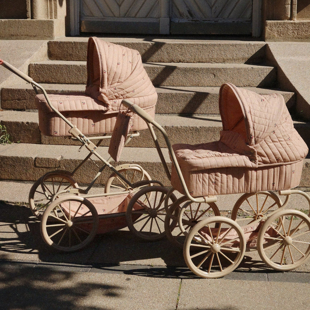 Konges Slojd - Minnie Doll Pram - Cherry Blush - Mabel & Fox