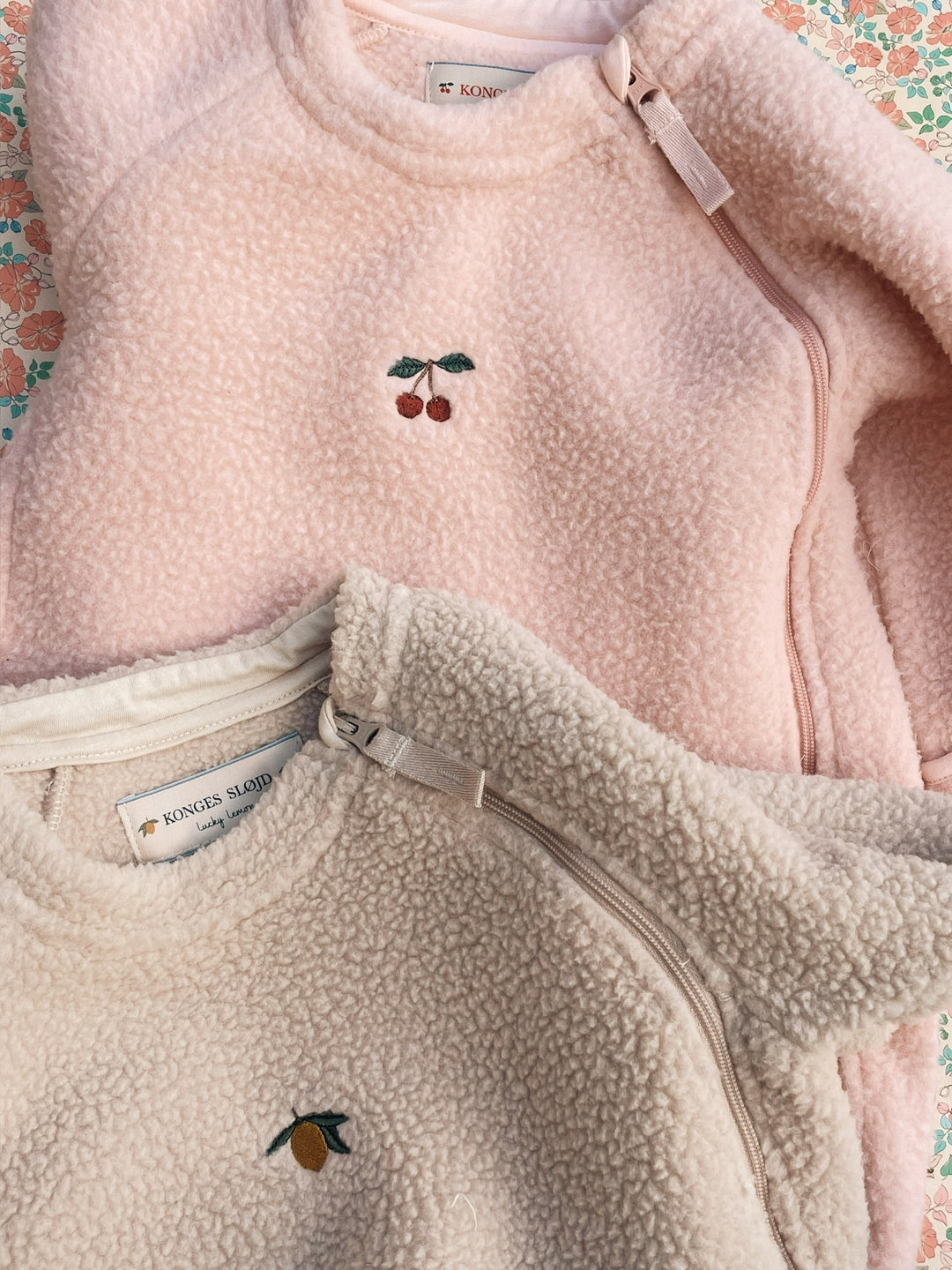 Konges Slojd - Safa Onesie - Oxford Tan - Mabel & Fox