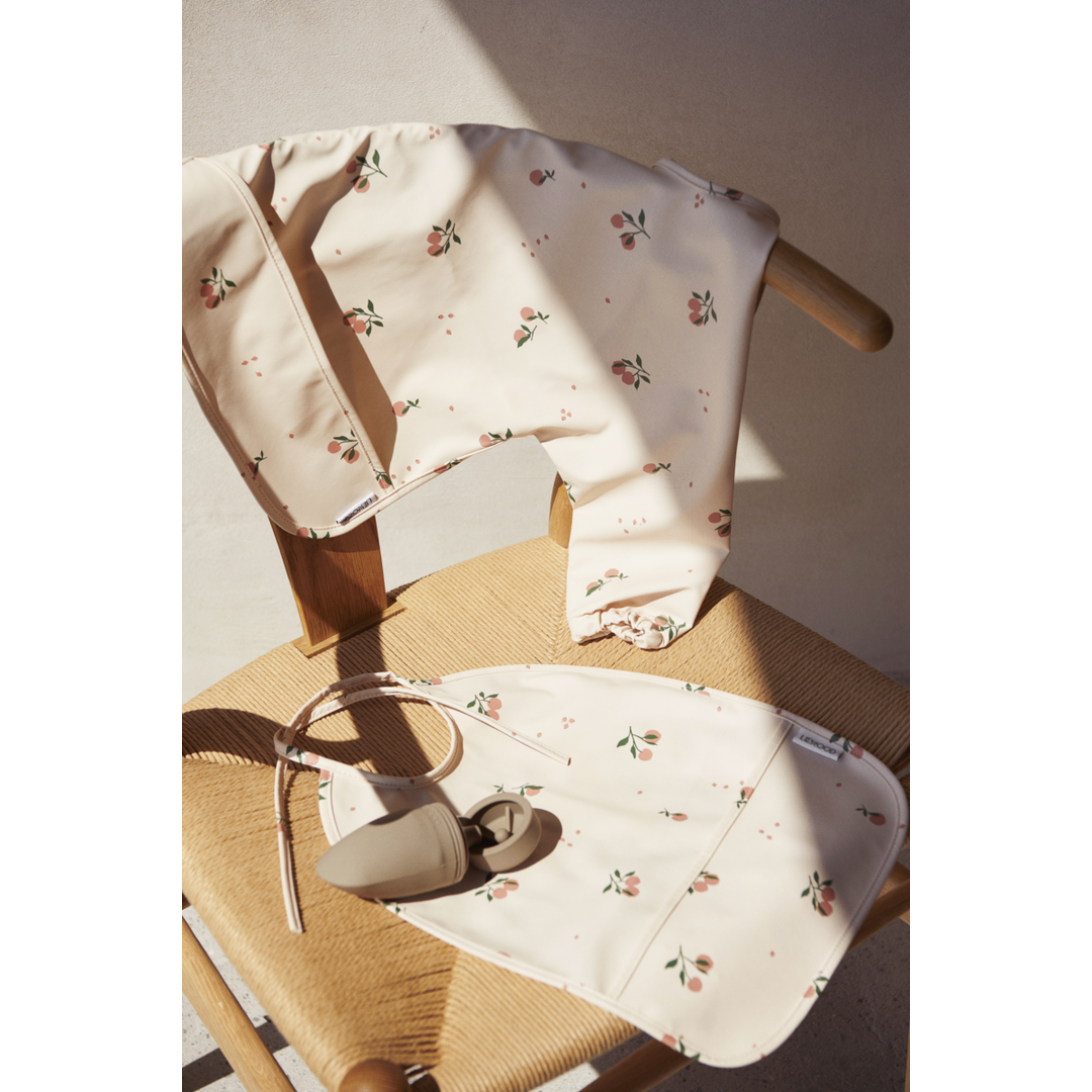 Liewood - Merle Cape Bib - Peach / Sea Shell Mix - Mabel & Fox