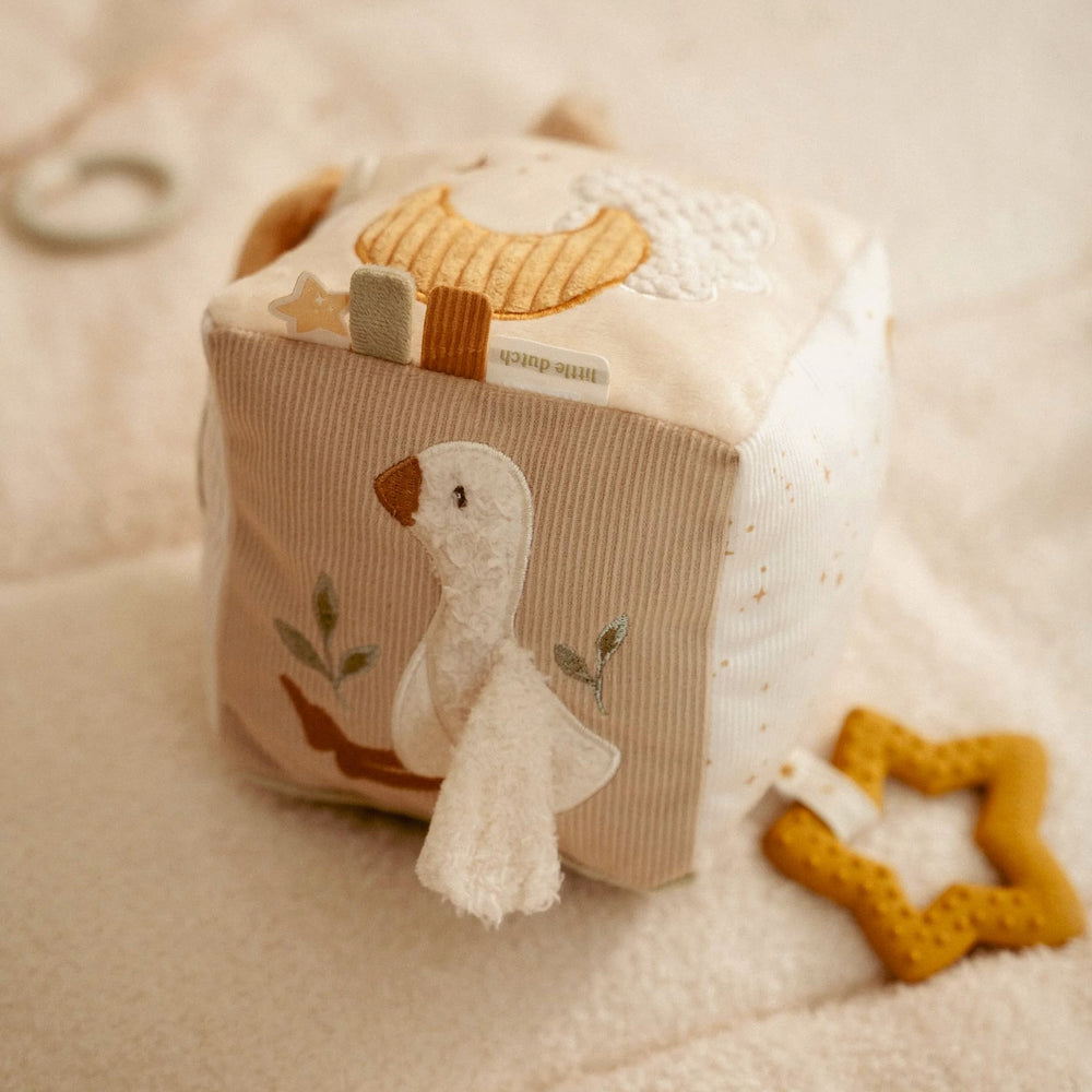 Little Dutch - Activity Cube - Newborn Naturals - Mabel & Fox