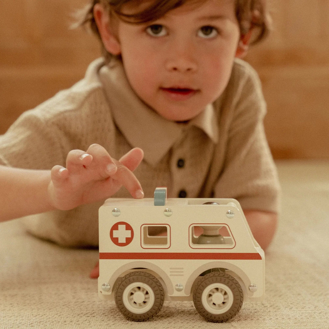 Little Dutch - Ambulance - Mabel & Fox