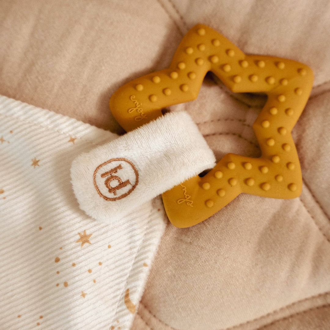 Little Dutch - Cuddle Cloth with Teething Ring - Newborn Naturals - Mabel & Fox