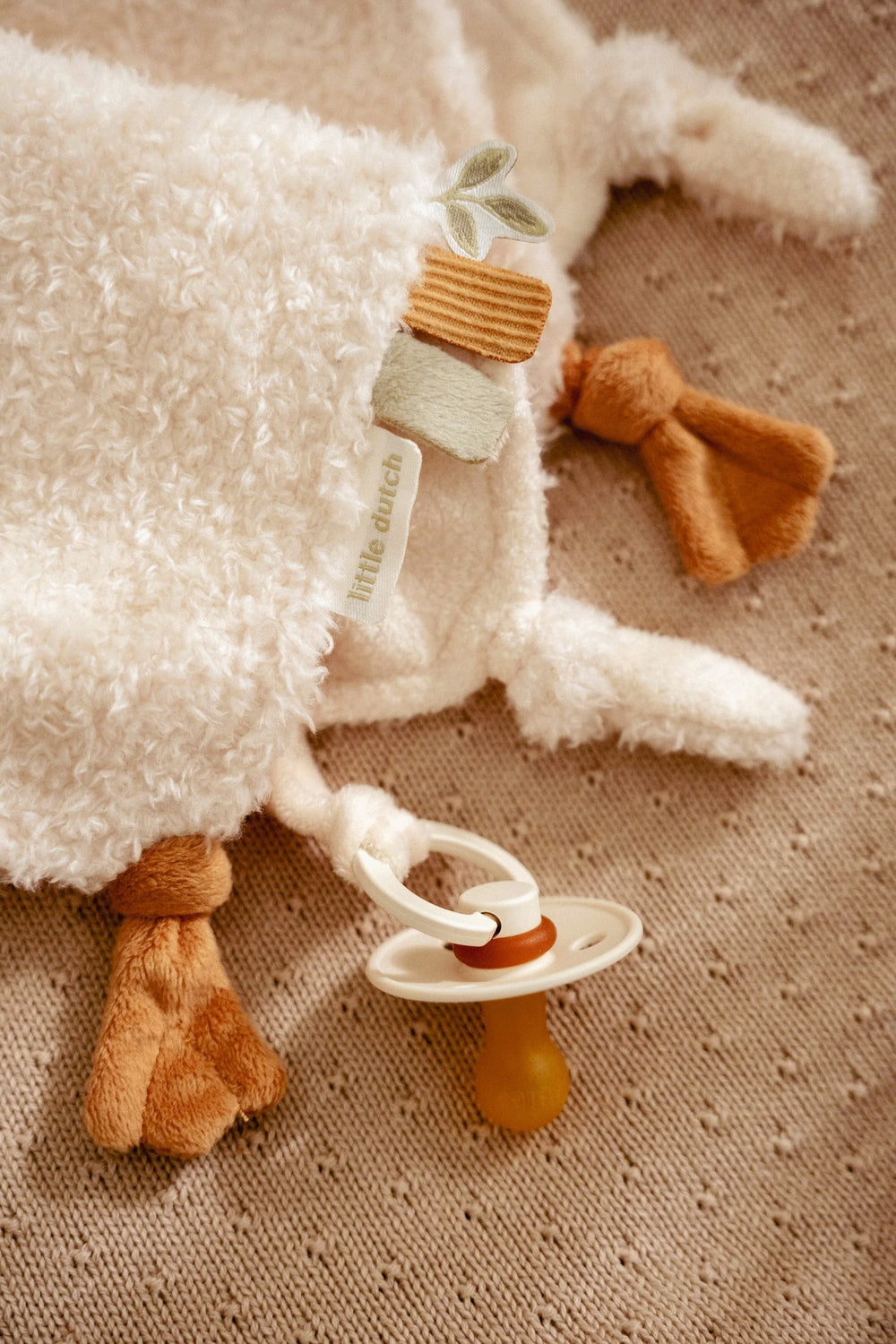 Little Dutch - Goose Cuddle Cloth - Newborn Naturals - Mabel & Fox