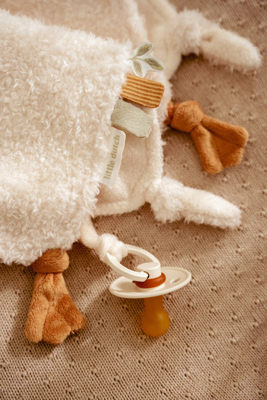Little Dutch - Goose Cuddle Cloth - Newborn Naturals - Mabel & Fox