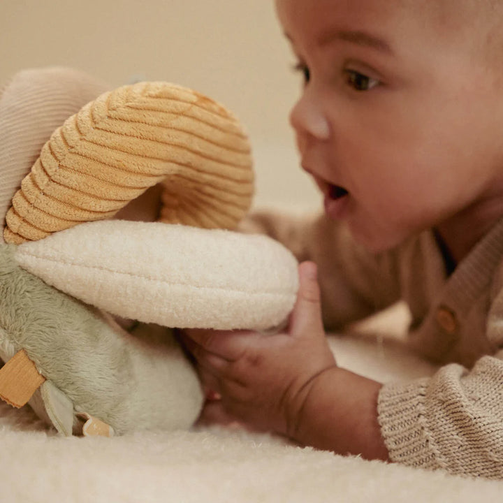 Little Dutch - Grasping Ball - Newborn Naturals - Mabel & Fox