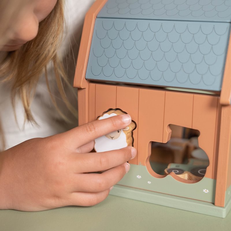 Little Dutch - Shape Sorter - Little Farm - Mabel & Fox