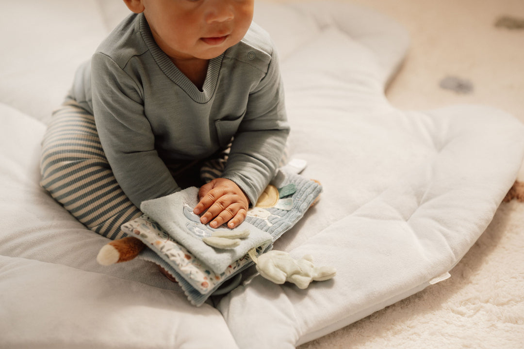 Little Dutch - Stroller Booklet - Forest Friends - Mabel & Fox