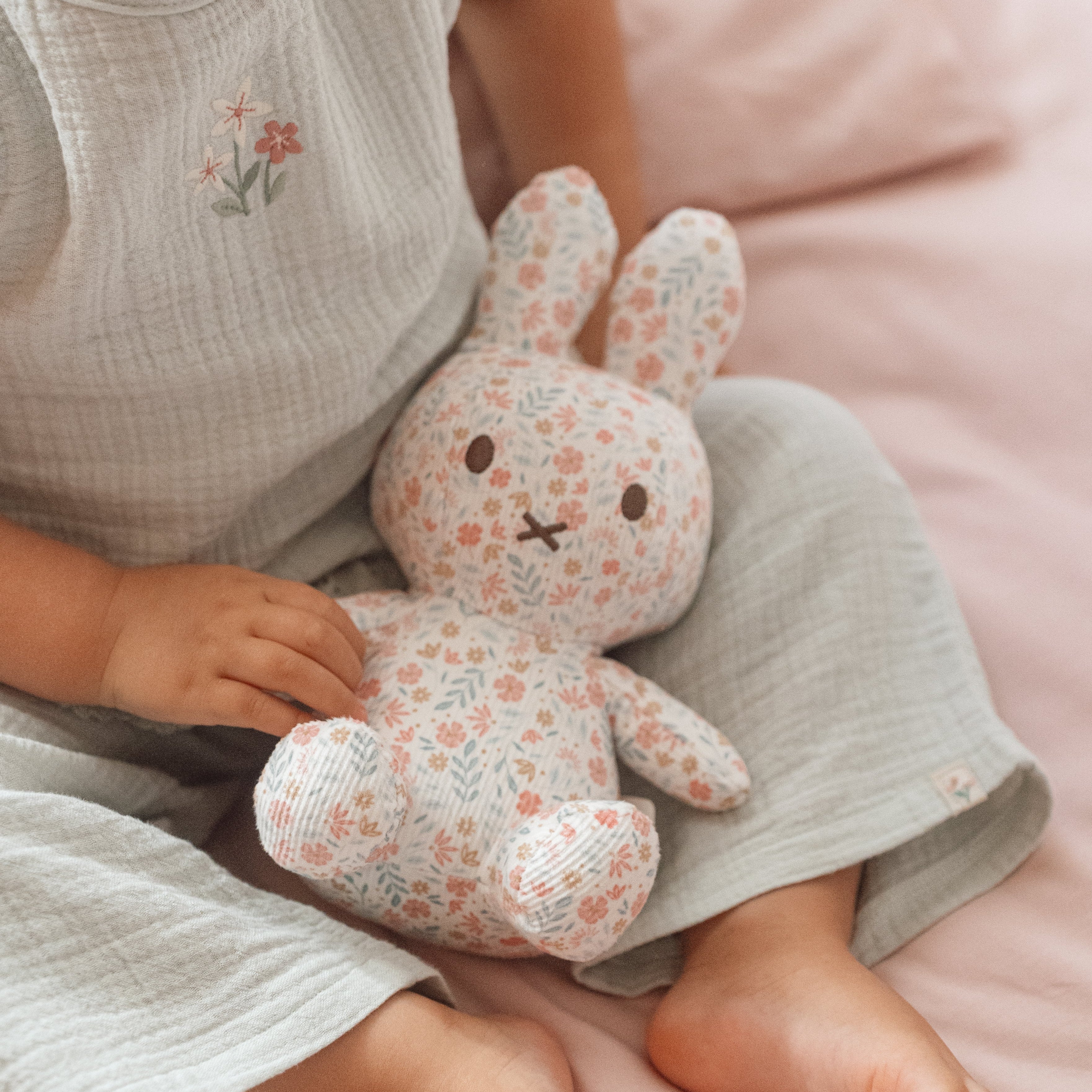 Little Dutch x Miffy - Cuddly Toy - All-Over Lucky Blossom 20cm