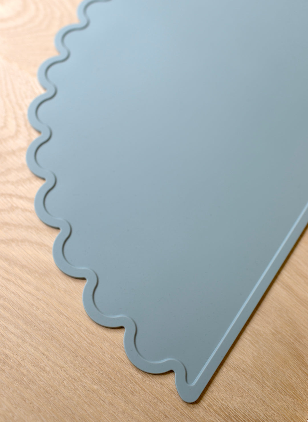 Mabel & Fox - Silicone Scalloped Placemat - Blue - Mabel & Fox