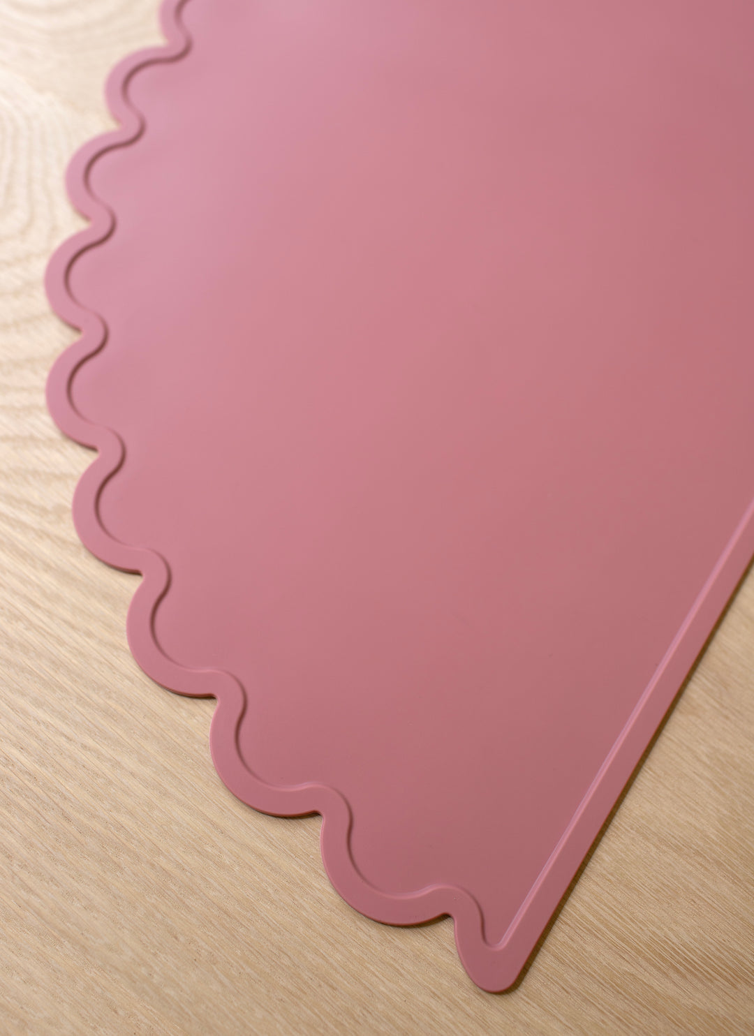 Mabel & Fox - Silicone Scalloped Placemat - Pink - Mabel & Fox