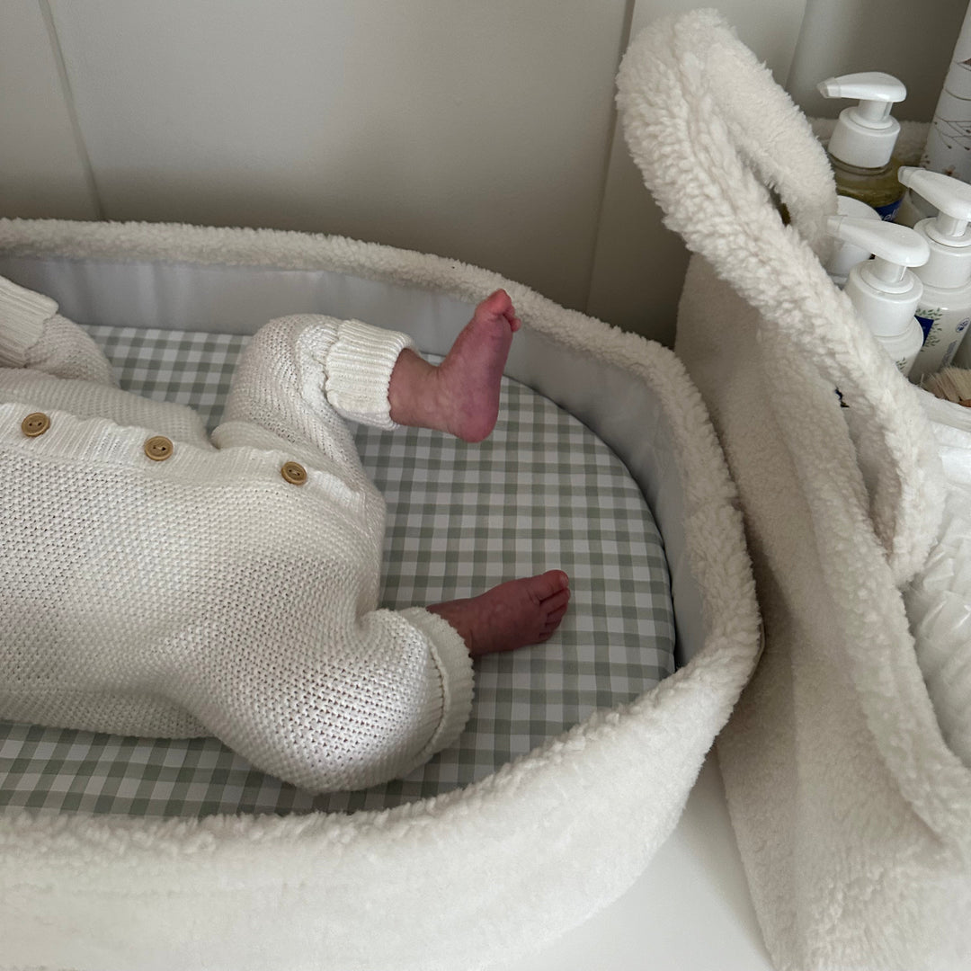 Mabel & Fox - Teddy Changing Basket - Milk - Mabel & Fox