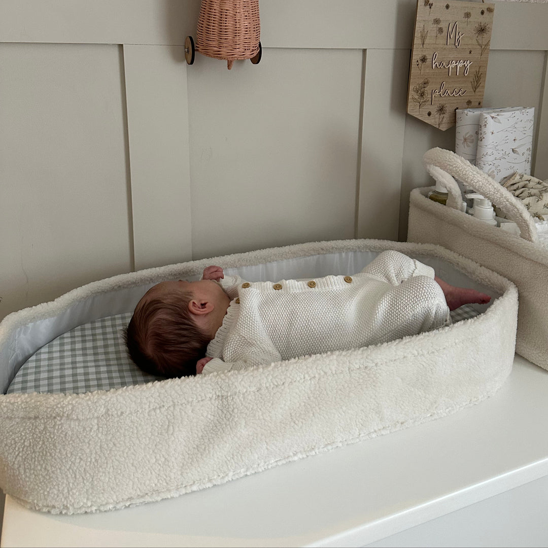 Mabel & Fox - Teddy Changing Basket - Milk - Mabel & Fox