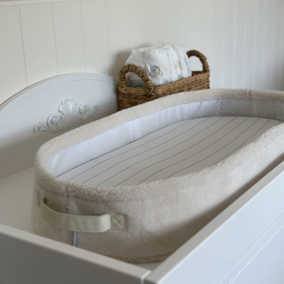 Mabel & Fox - Teddy Changing Basket - Milk - Mabel & Fox