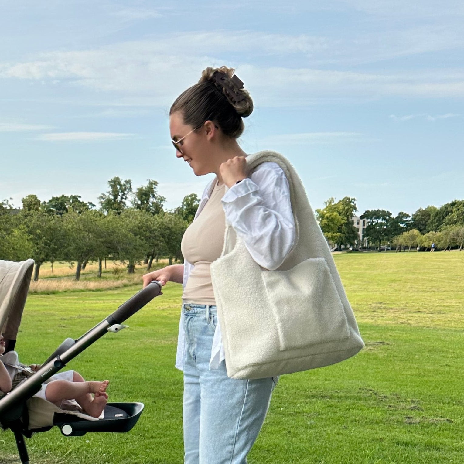 Milky pile tote bag with chouchou Milky pile tote bag with