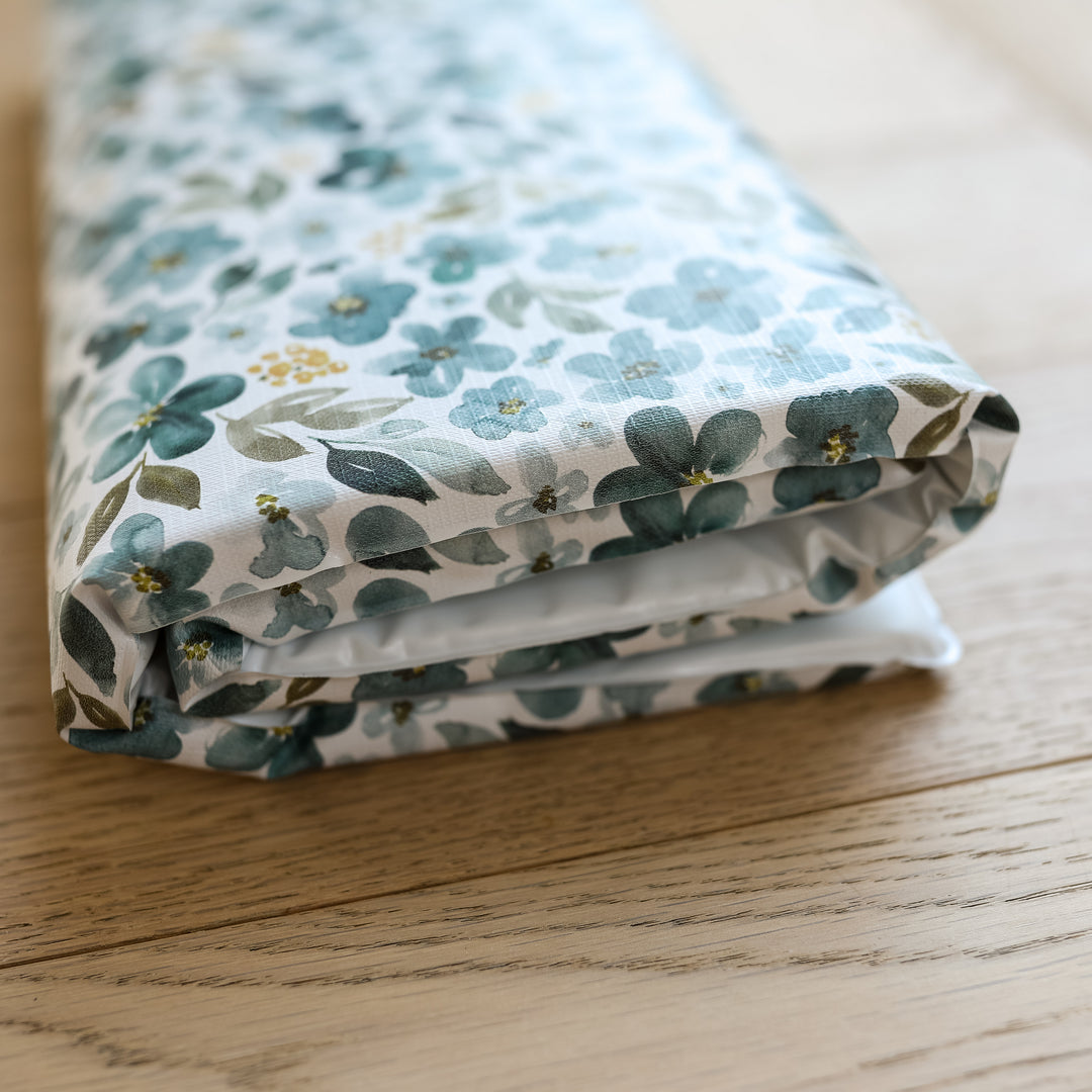 Mabel & Fox - Travel Changing Mat - Blue Blossom - Mabel & Fox