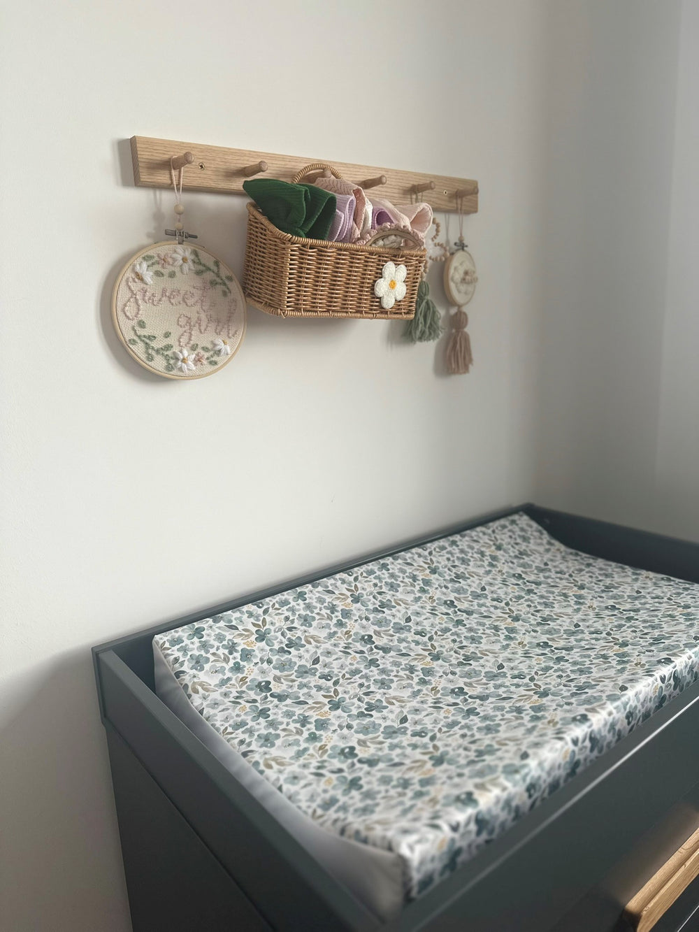 Mabel & Fox - Wedge Baby Changing Mat - Blue Blossom - Mabel & Fox