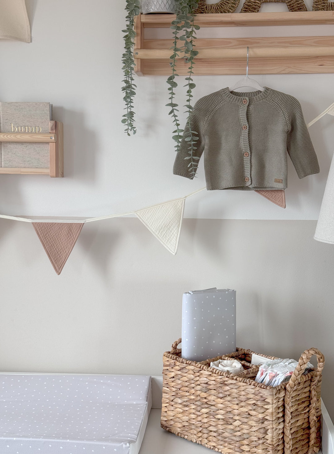 Mabel & Fox - Wedge Baby Changing Mat - Grey Spotty - Mabel & Fox