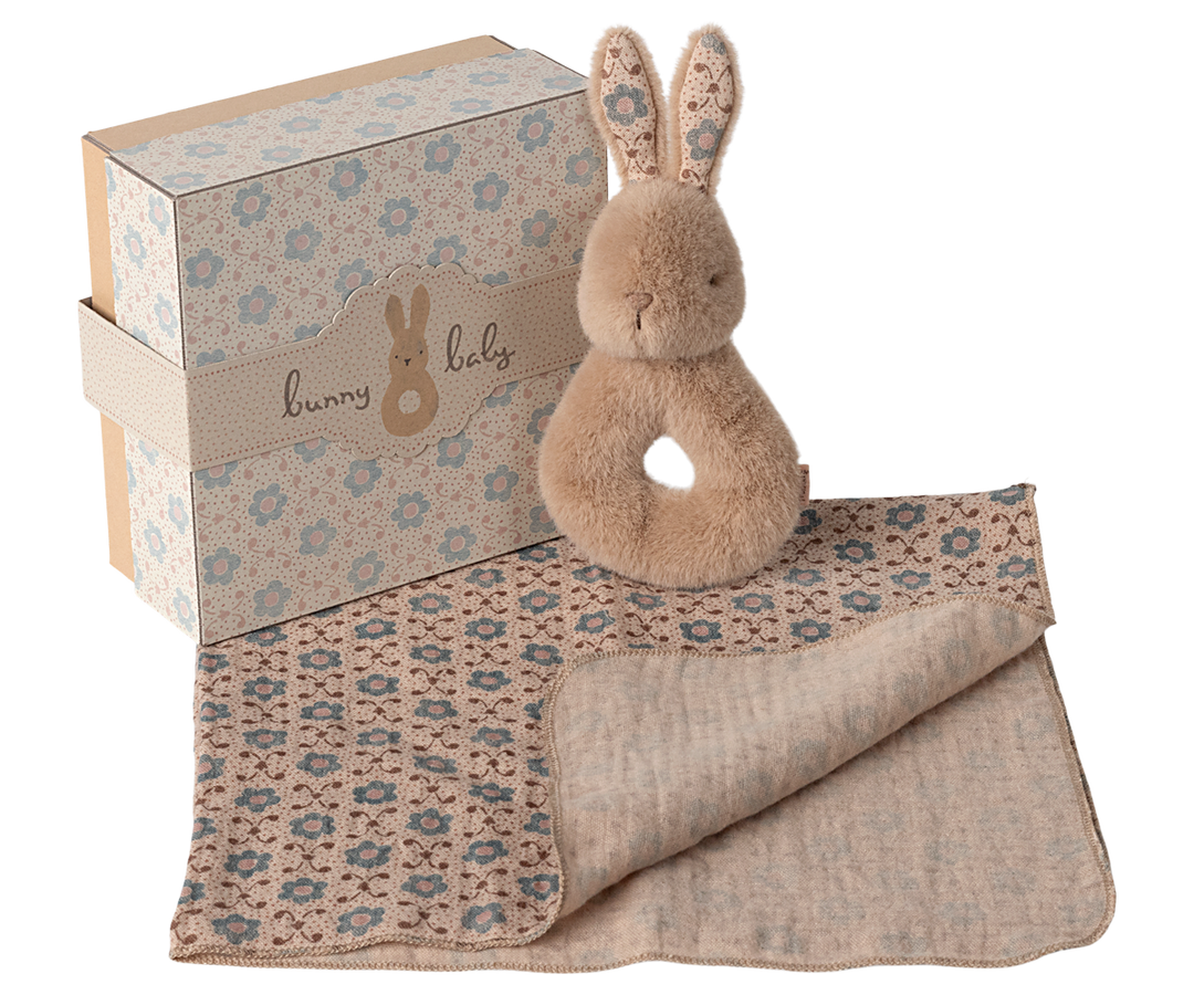 Maileg – Lullaby Friends - Rabbit Rattle Gift Set - Mabel & Fox