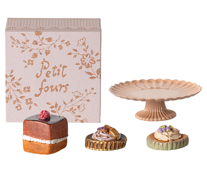 Maileg – Mini Cakes & Cakestand - Mabel & Fox