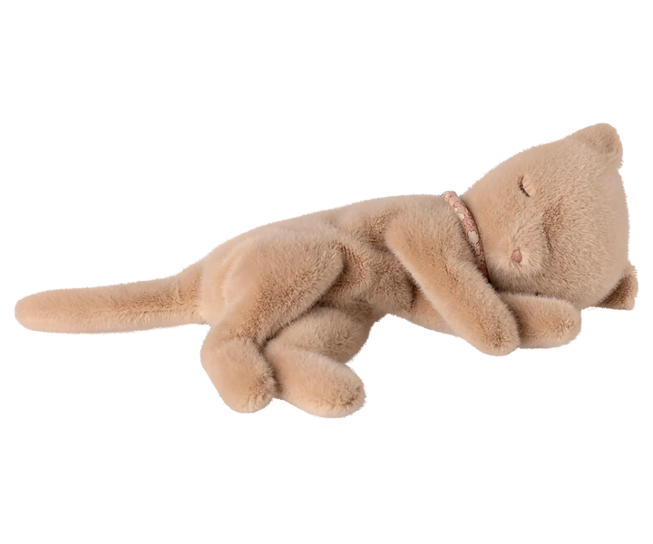 Maileg – Small Sleeping Kitten Plush - Cream Peach - Mabel & Fox