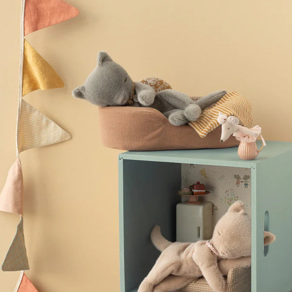 Maileg – Small Sleeping Kitten Plush - Grey - Mabel & Fox