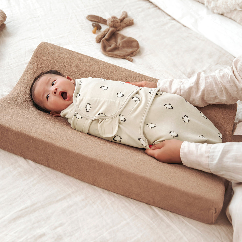 Meyco - Swaddle Wrap - Soft Sand Penguin (0-3m) - Mabel & Fox